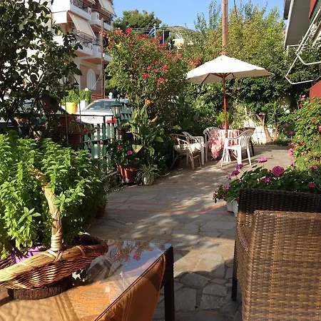 Edipsos Apartment
