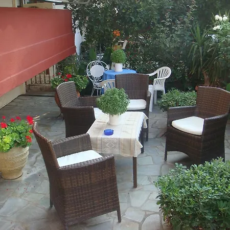 Edipsos Apartment *